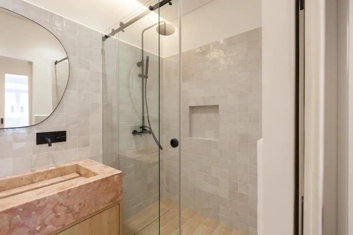 Apartment Serene T1 In Lapa With Ac And Private Patio Lissabon