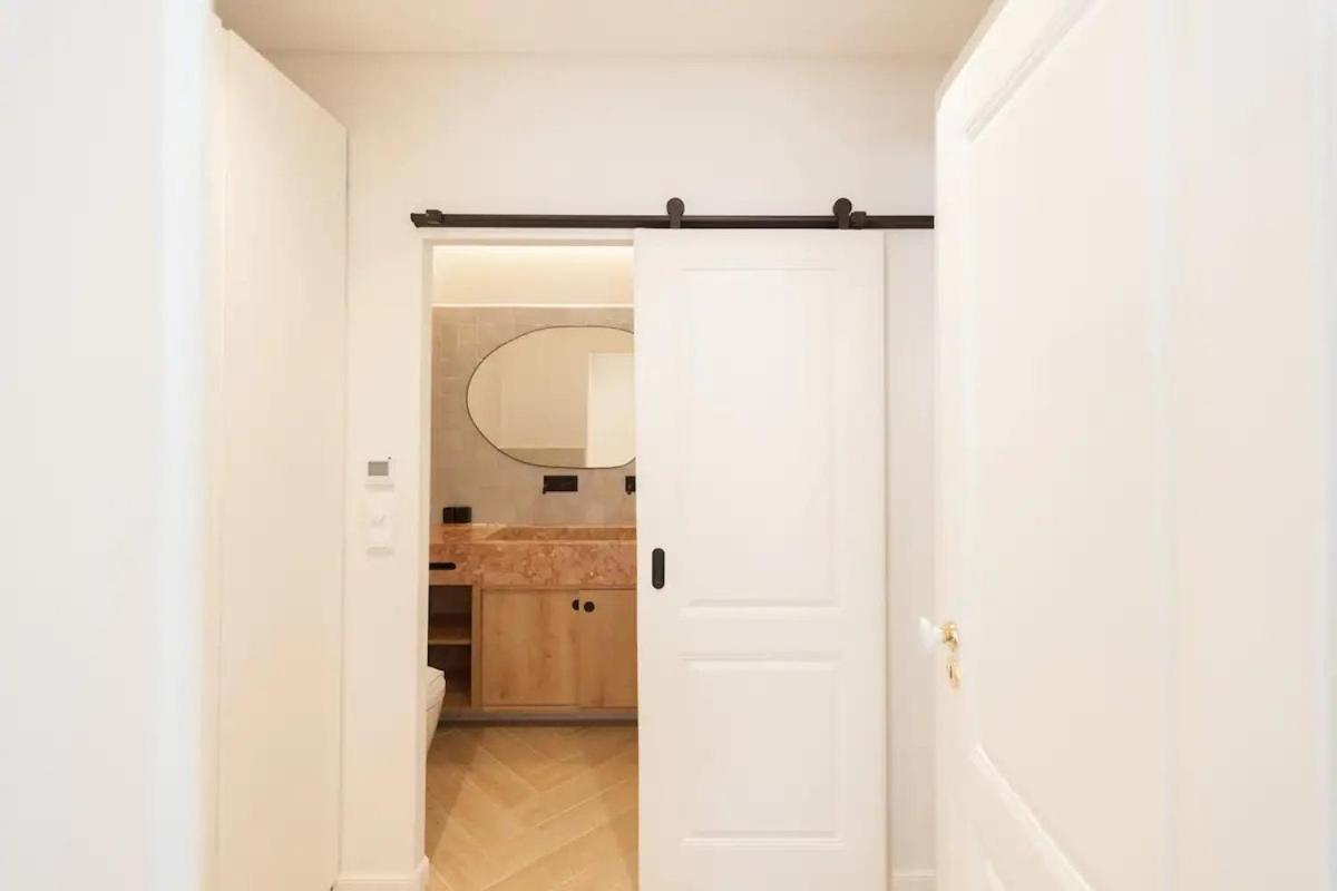 Apartment Serene T1 In Lapa With Ac And Private Patio Lissabon